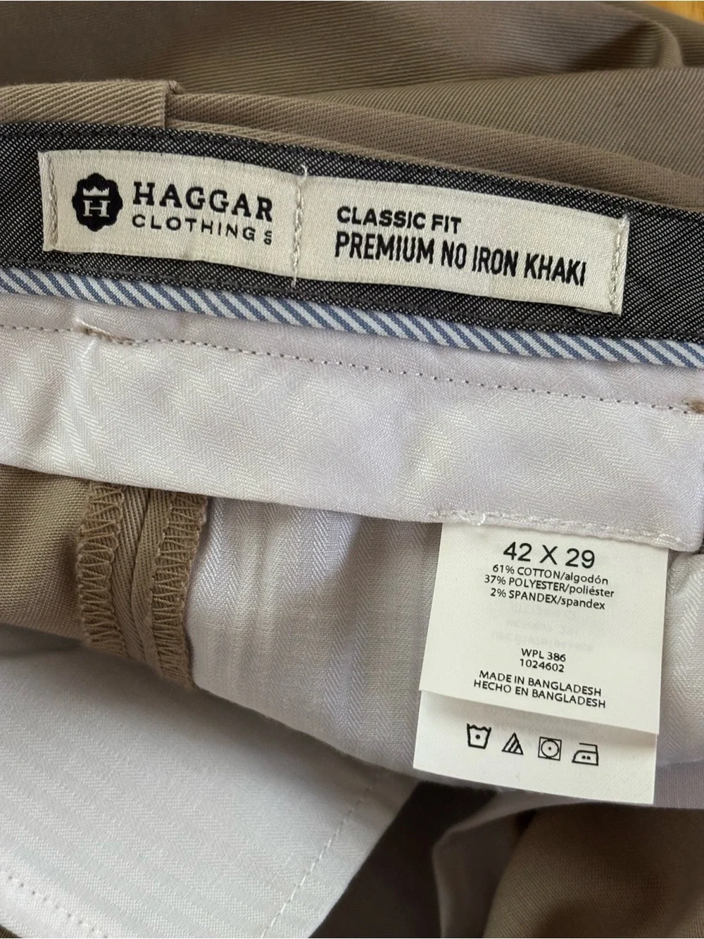 NWT! Men’s Haggar Khaki Pants (42Wx29L)